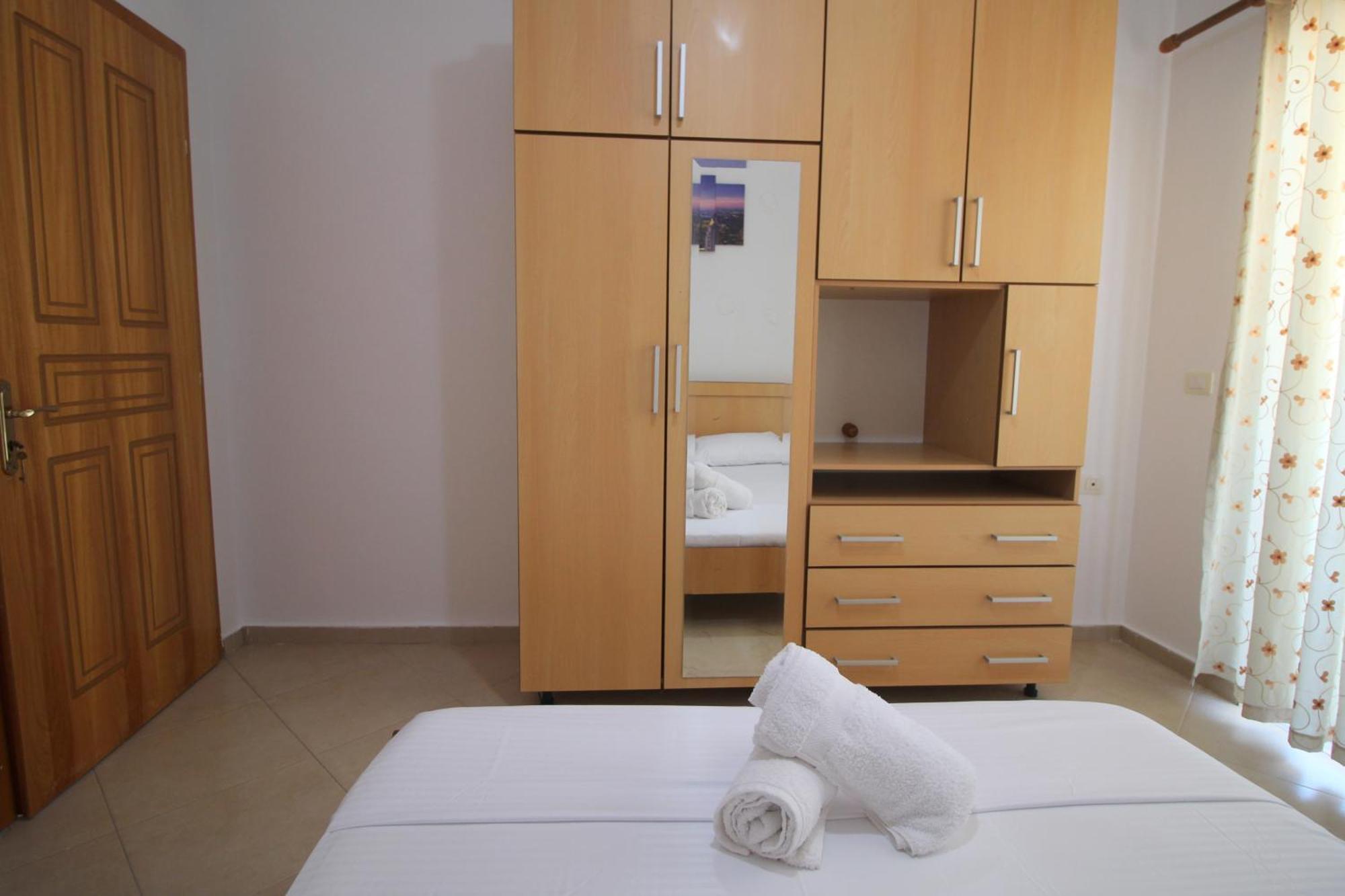 July Seaview Apartments Sarande Ngoại thất bức ảnh